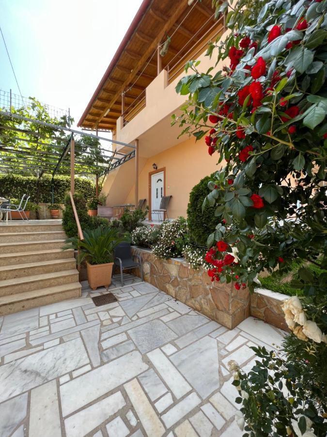 George'S House Apartment Artemida  Exterior photo